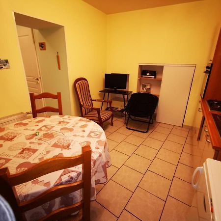Les Géraniums Apartamento Bains-les-Bains Exterior foto