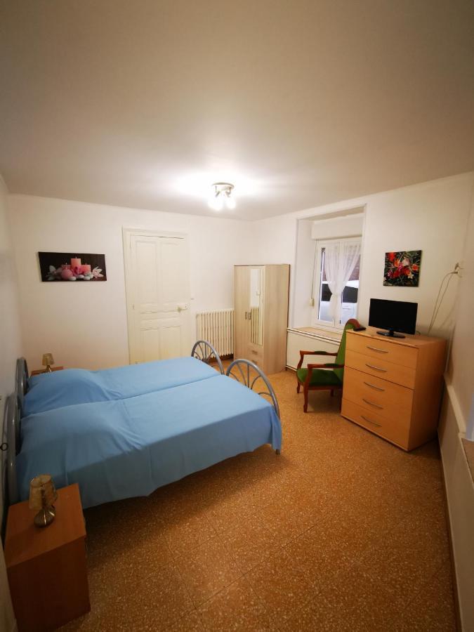 Les Géraniums Apartamento Bains-les-Bains Exterior foto