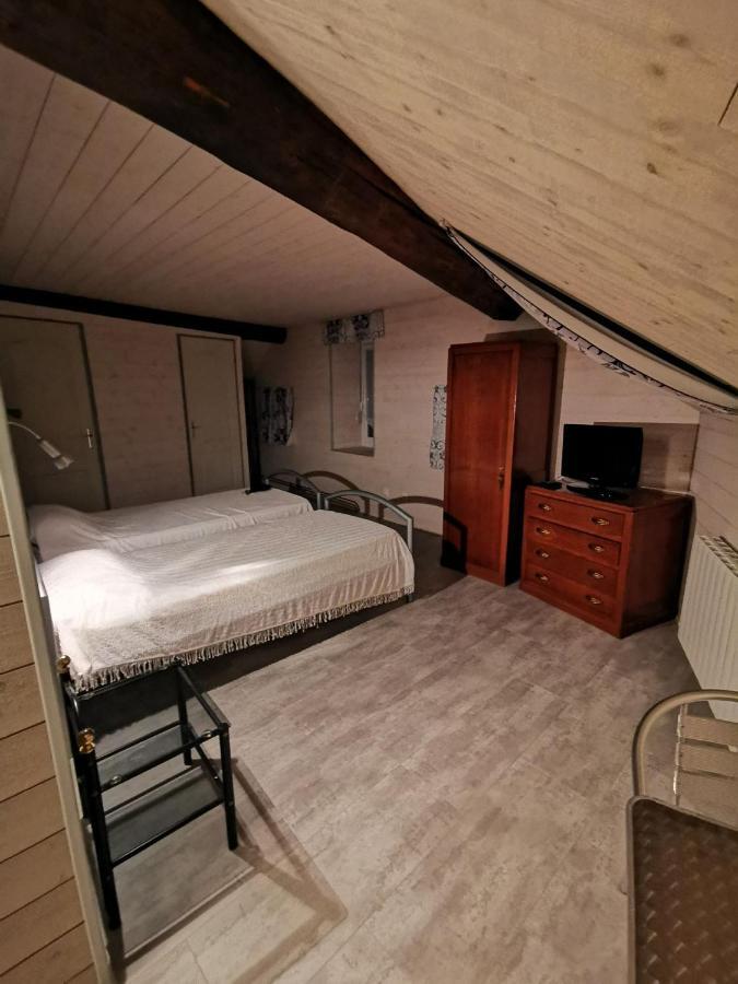 Les Géraniums Apartamento Bains-les-Bains Exterior foto