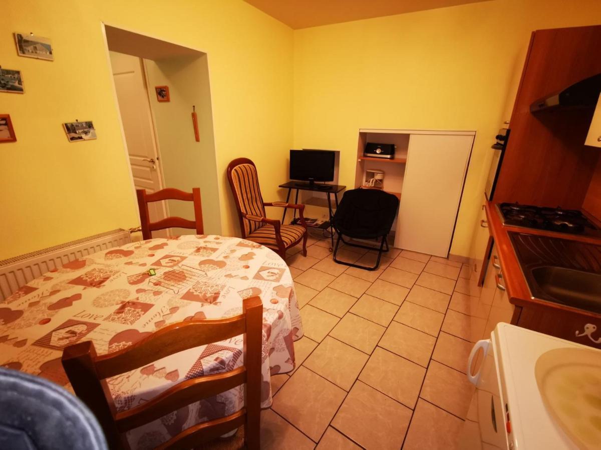 Les Géraniums Apartamento Bains-les-Bains Exterior foto